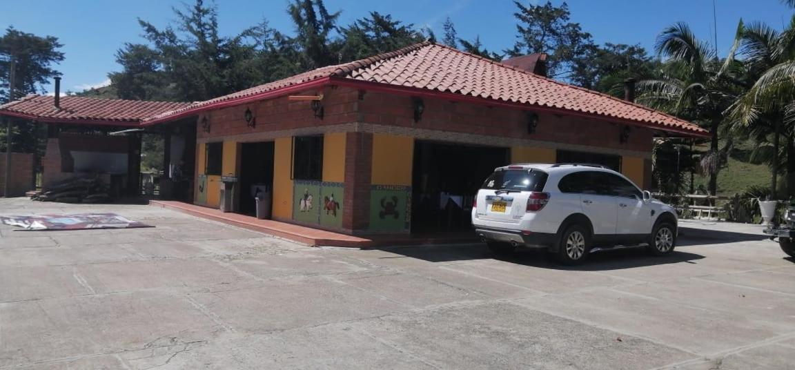 Hotel El Potrillo El Penol  Bagian luar foto